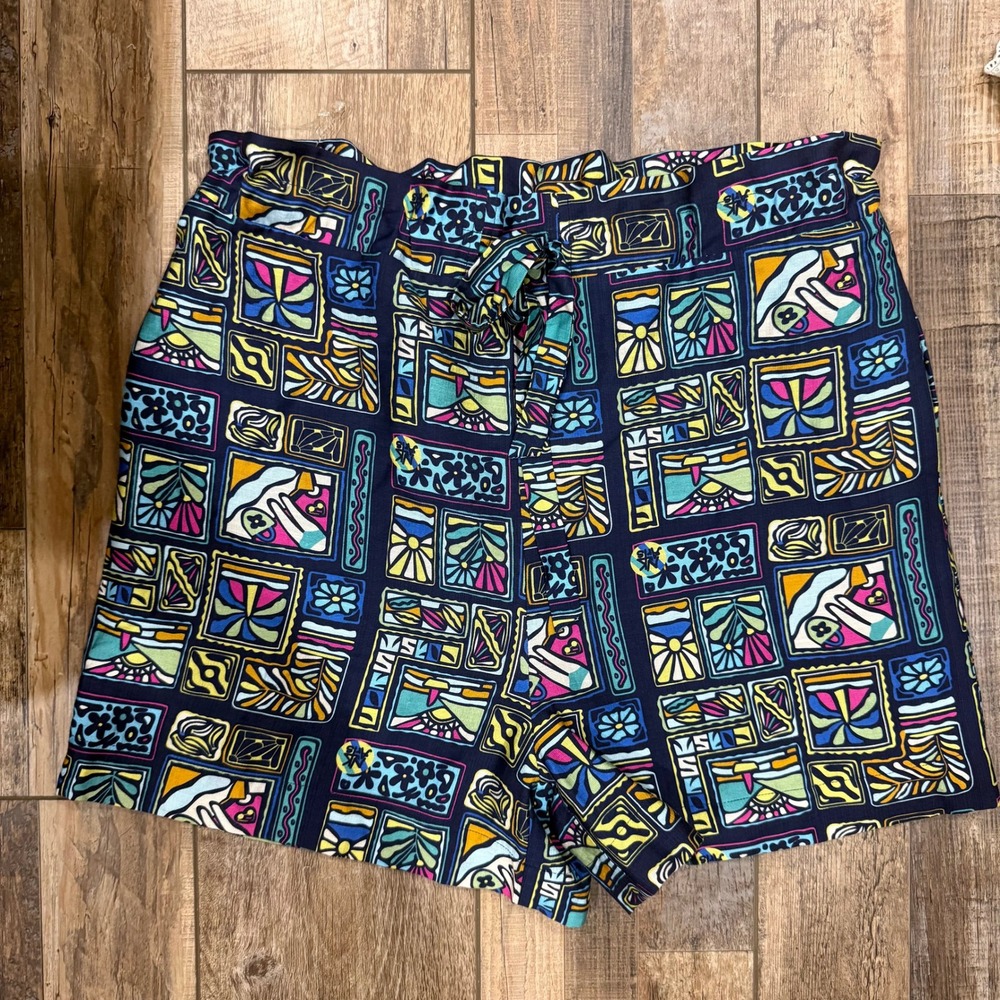 Doe and Rae Women Abstract Geometric Tile Print Paperbag Waist Shorts Navy Small